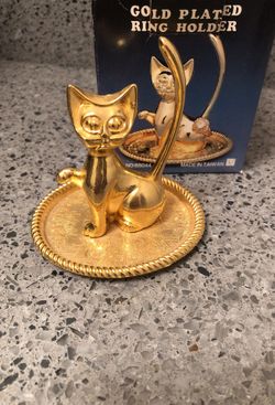 Gold plated ring holder
