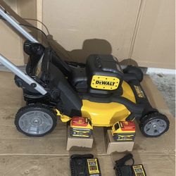DEWALT 2x20V MAX 21 in. Cordless Battery Powered Self Propelled Lawn Mower Kit with (2)6ah flex valt