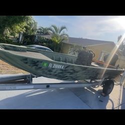 17 Foot Jon Boat Center Console, All Weld