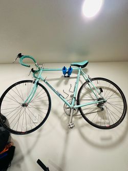 Bianchi road bike $325