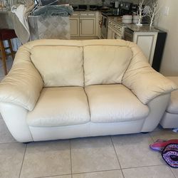 sofas and ottoman  in great condition