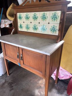 Marble-topped maple wash stand