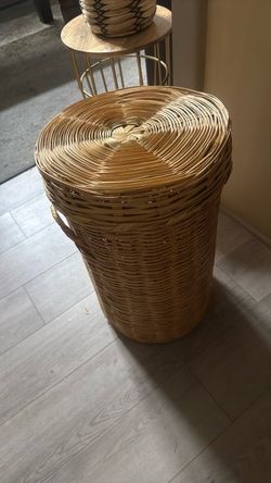 Basket with lid 3 feet tall