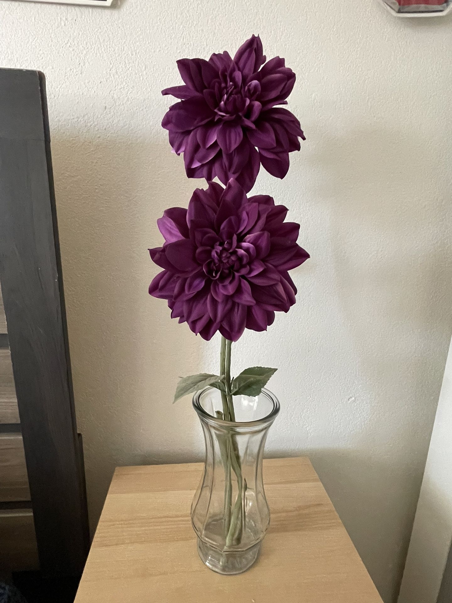 Home Decor Two Beautiful Artificial Purple Flowers 8” In Diameter $20.00 Vase Not Included Hablo Español
