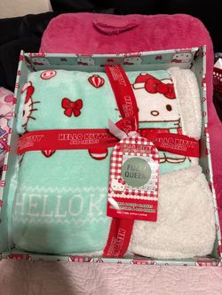 Hello Kitty Sherpa Backed Blanket Full/Queen