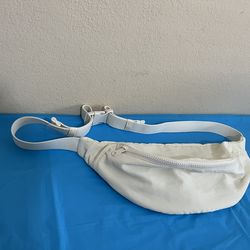 NEW Everywhere Belt Bag 🌸 Large Size