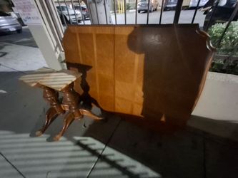 Dining room table for sale.
