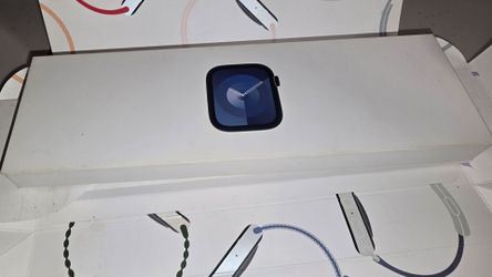 Apple Watch Series 9 (41mm, GPS) OPEN Box never used.