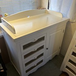 Baby Changing Table With Armoire 