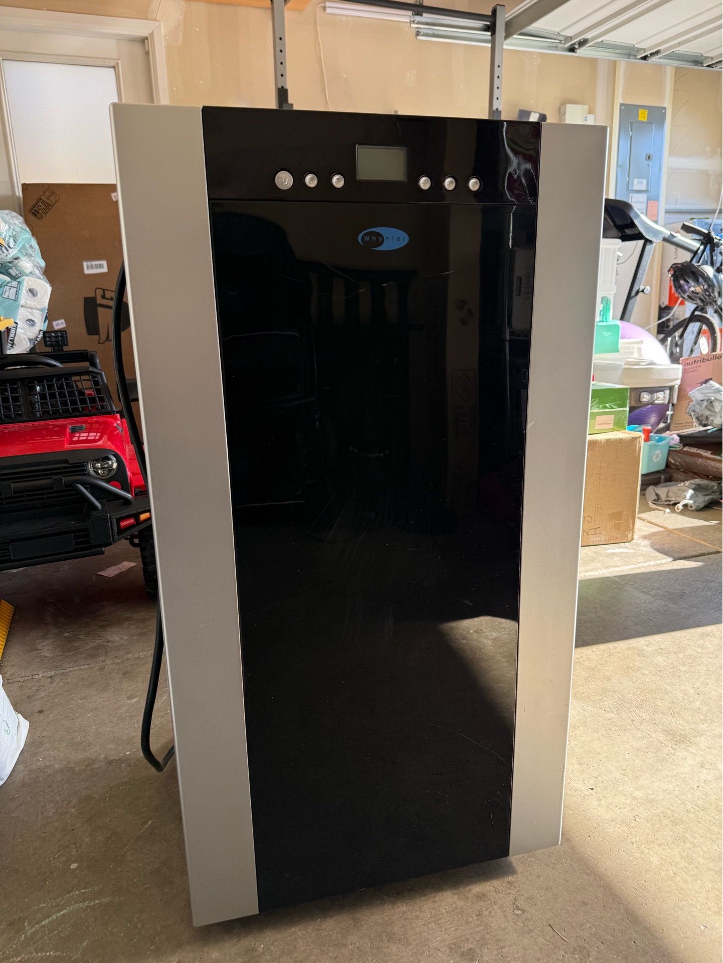 Whynter Portable air conditioner & heater; 14000 BTU; for > 500 sq ft