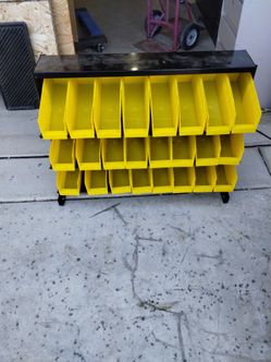 Storage containers