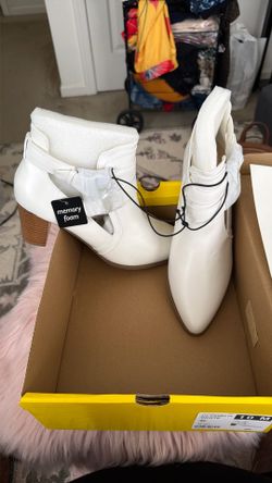 White ankle boots sz 10