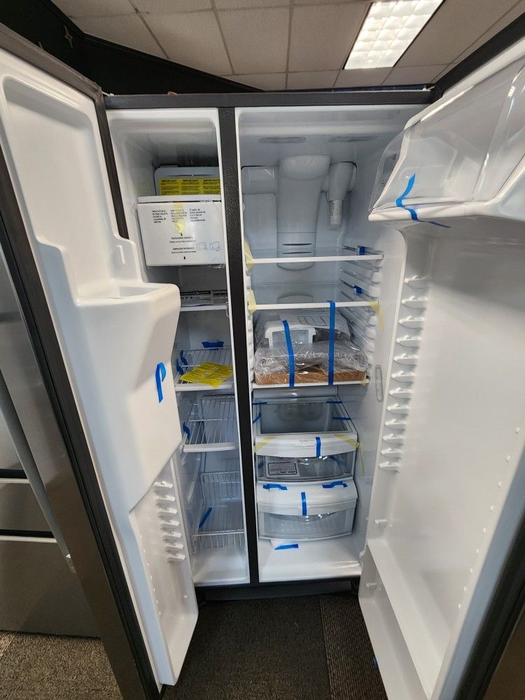 GE 23.0 Cu. Side By SideRefrigerator