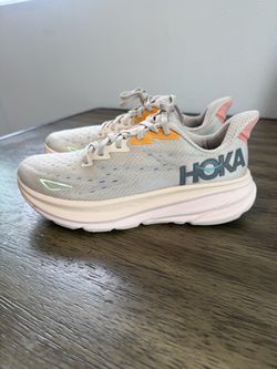 Hoka Clifton 9