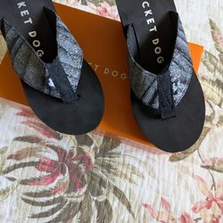 New Rocket Dog Sandals 