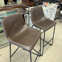 Centiar Pub Height Bucket Seat Bar Stool (Set of 2)