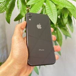iPhone XR - Unlocked - 64GB