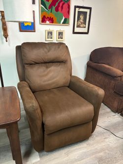 Southern Motion Power Recliner - Free Delivery Throughout Omaha