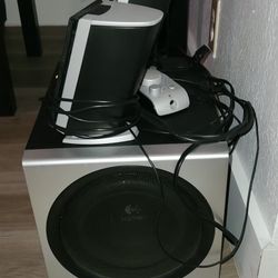 Computer Speakers w Subwoofer 