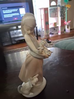 Antique Lladro - Young Girl Holding Kittens