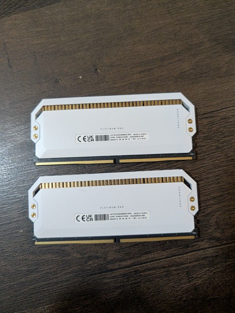 Corsair DOMINATOR PLATINUM RGB DDR5 32GB (2x16GB) 5600MHz