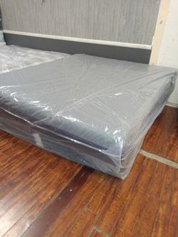 🛌🏾💤💤💤 $249 Eastern King Memory Foam Mattress With Removable Zipper Cover $249 🛌🏾💤💤💤