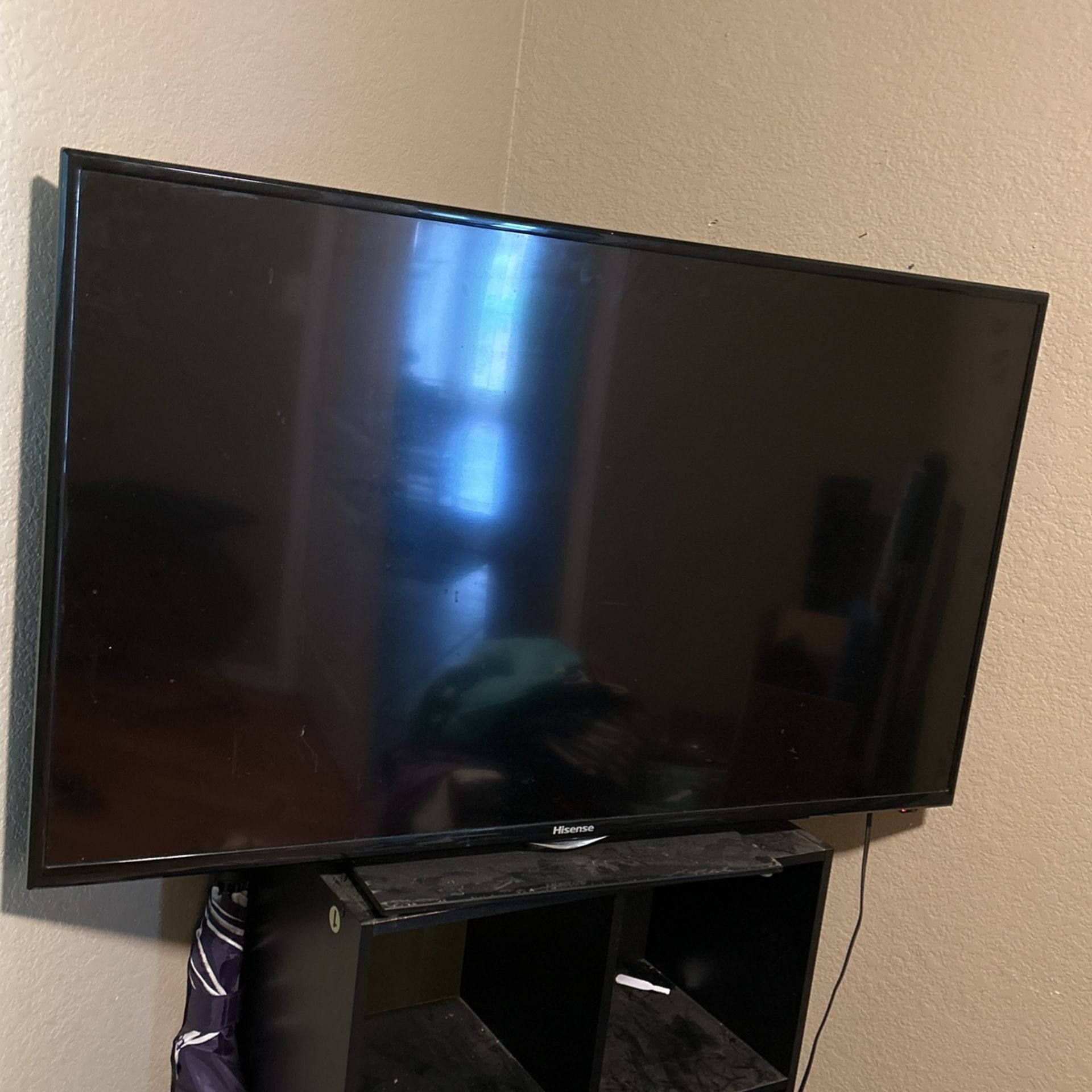 50” Hisense TV