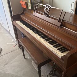 Hobart M Cable Piano 