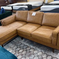 [CLOSEOUT SALE] Geniune Leather Sectional With Left Facing Chaise