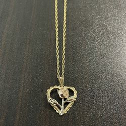 14K Rose Charm And Chain 18 Inches 