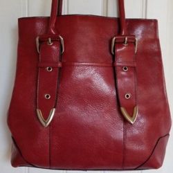 Wilson's Leather Red/silver 12"Hx11.5"Wx4"D magnetic open/closures