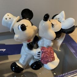 Disney Mickey Groom and Minnie Bride Salt And Pepper Shaker