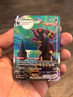Umbreon VMAX 215/203 Pokémon Card Alt Art - Near Mint