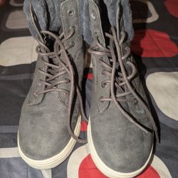 Fur Boots With Shoe Laces