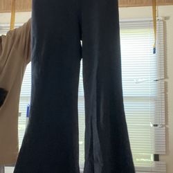 Black leggings, size medium