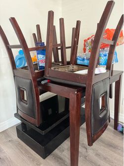 Brown kitchen table 4 chairs $40