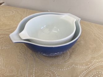2 Vintage Pyrex Colonial Mist Cinderella Mixing Bowls