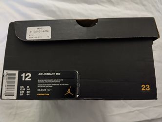 AIR JORDAN 1 MID. Size. 12