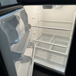 Frigidaire Refrigerator 