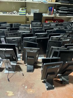 Monitors HP 19 inch Vga, display port and HDMI.  Fully tested  Our operation days: Monday to Friday from 10am to 530pm  Our location: 2945 W McDowell 
