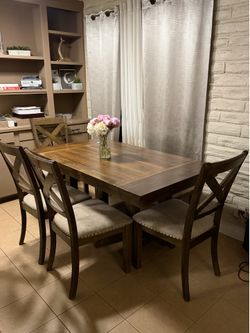 Dinning Table