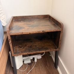 2 Bedside Tables 