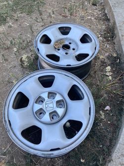Honda Ridgeline rims x3 with center caps