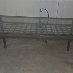 Dinning Table With 4 Chairs.  Free