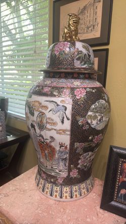 Japanese urn