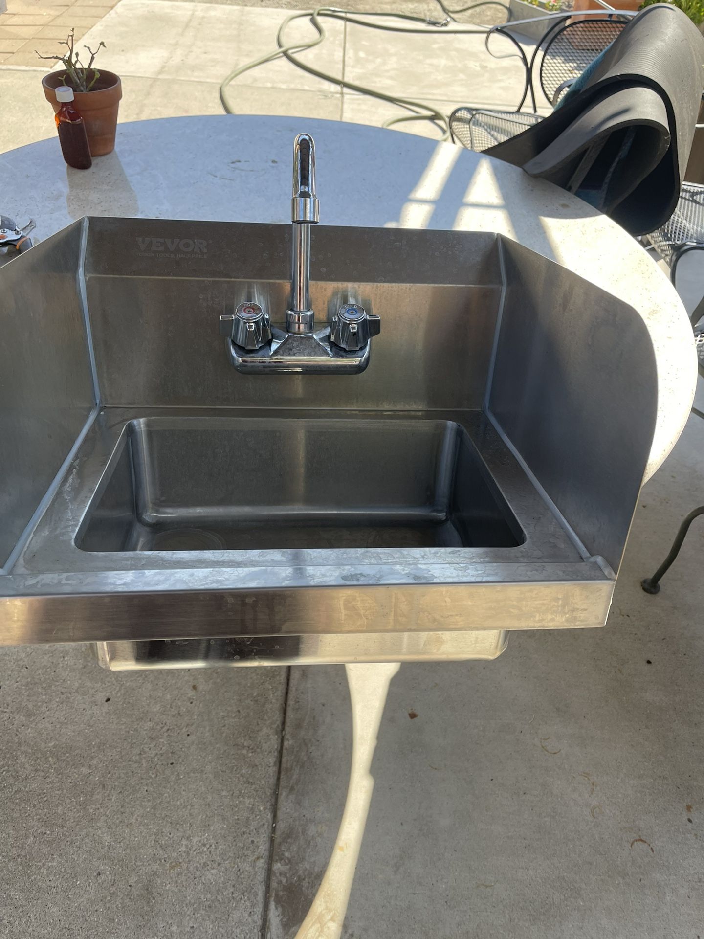 Sink-commercial Grade.