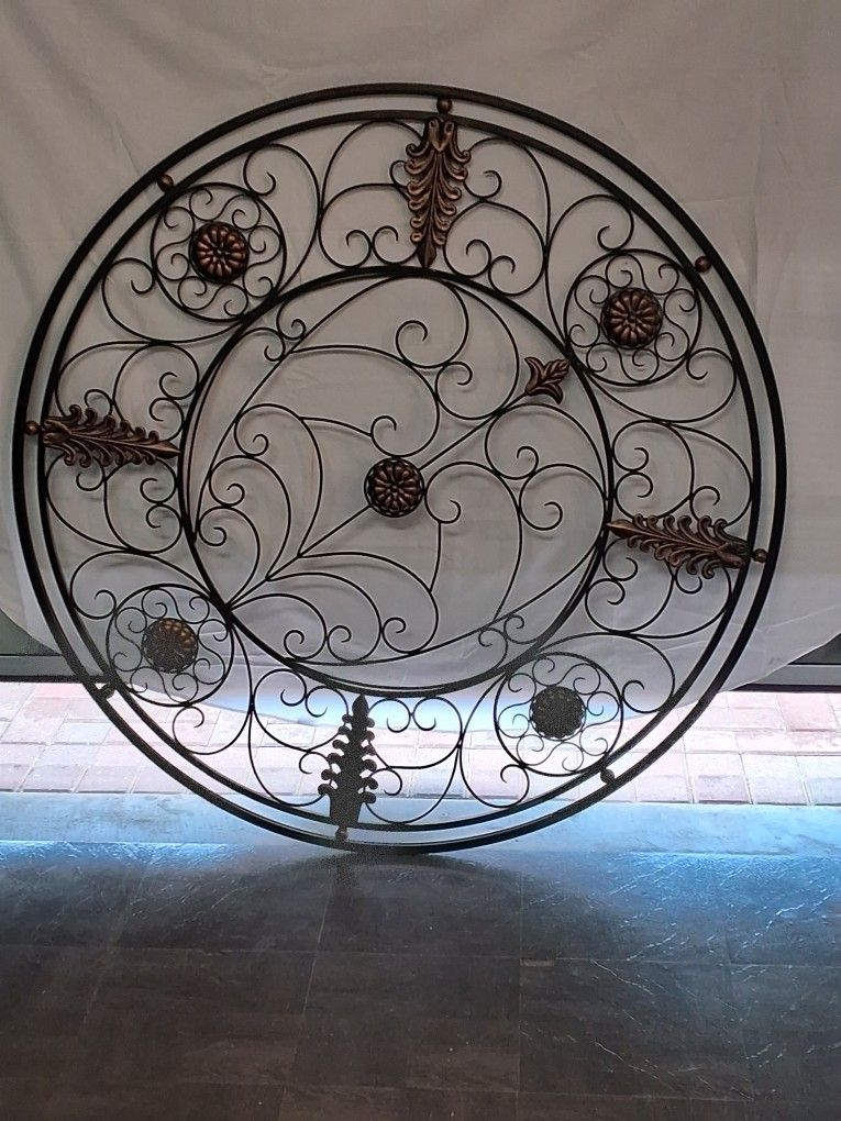 Metal Round Wall Mount 