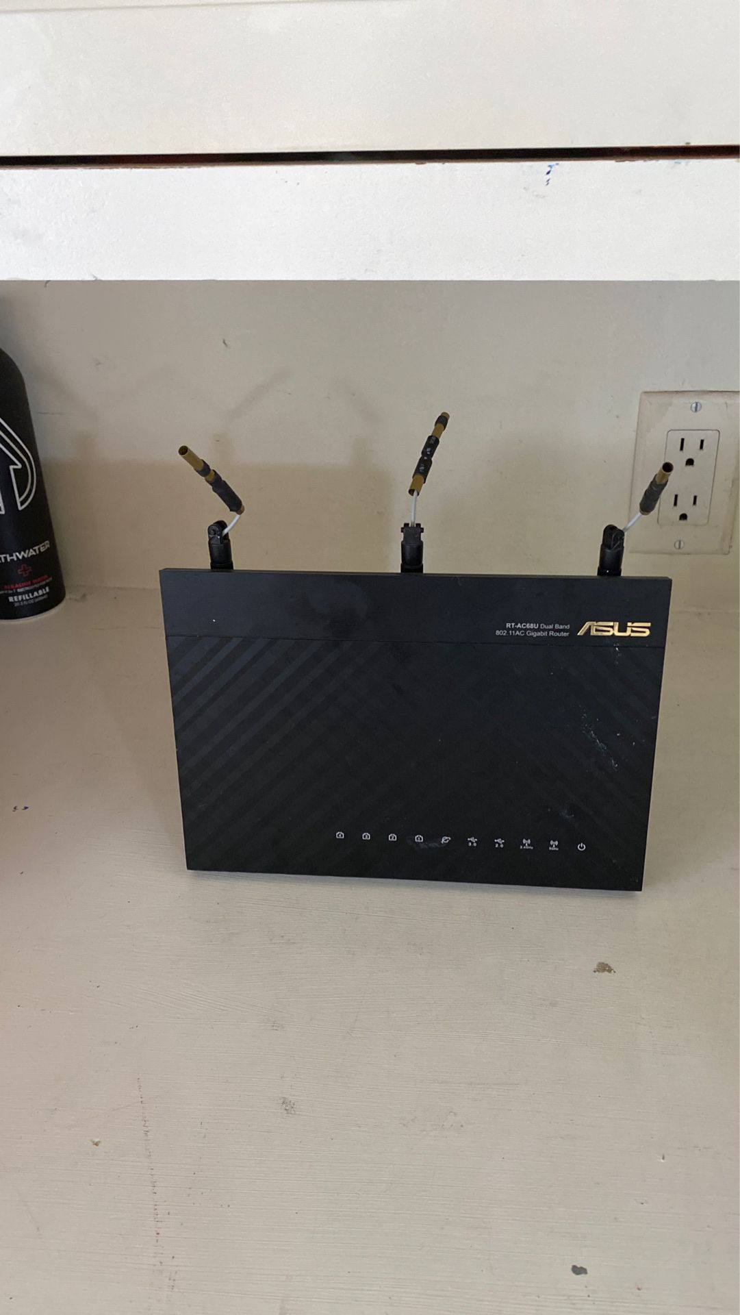 ASUS DUAL BAND WIRELESS GIGABIT ROUTER. MODEL #: ASUS RT-AC68U AC1900 wireless gigabit router