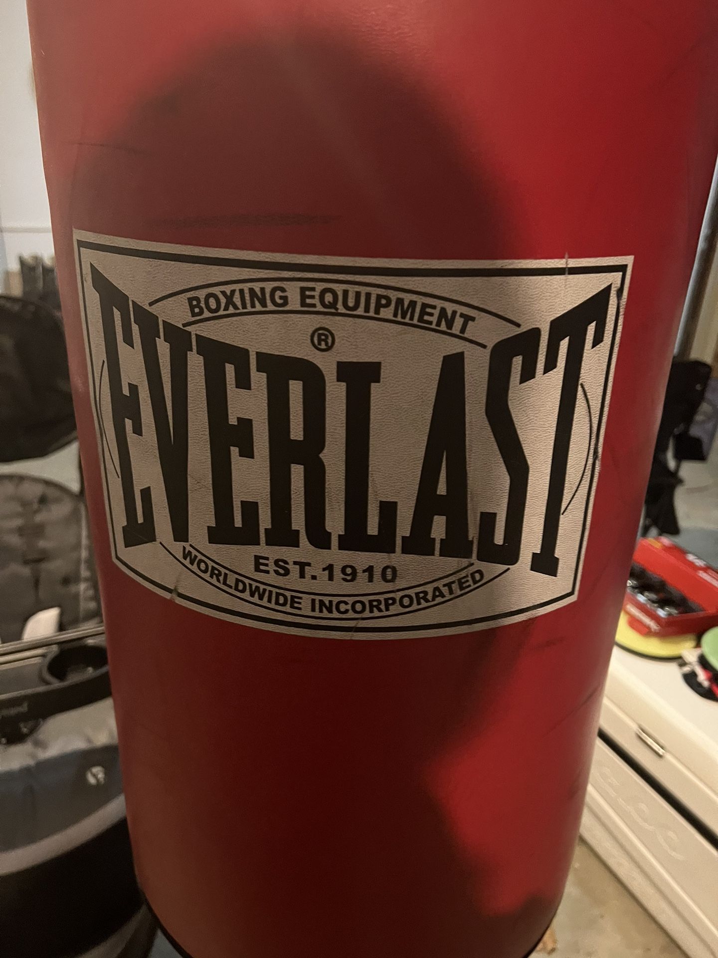 Everlast Punching BG