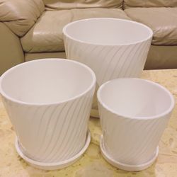 Beautiful Ceramic Pots- Set Of 3 ( a biggest one is 8” ) - Indoor/Outdoor 